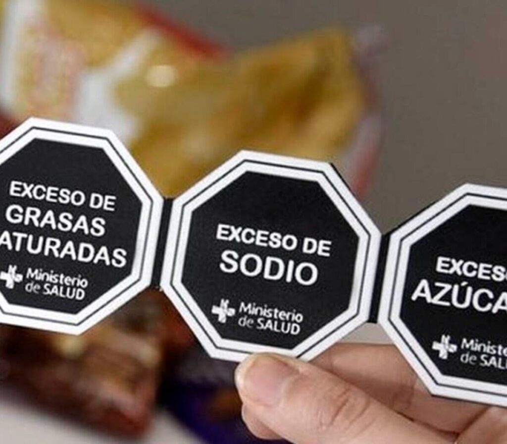 Cómo se pueden reportar los alimentos que no tienen sello de