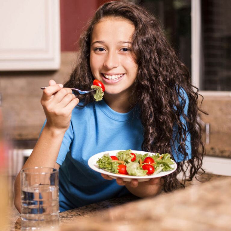 ¿Por qué es necesario buscar alimentos nutritivos en la comida que se come